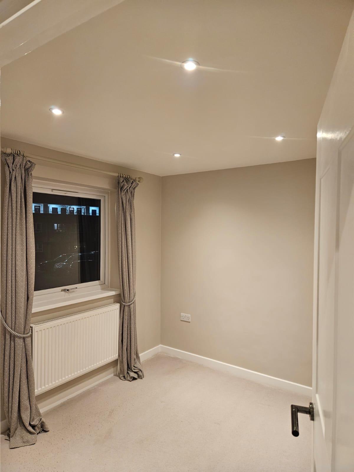 painter and decorator near me Mile End